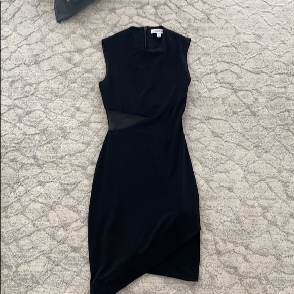 A dress - Picture 1 of 4